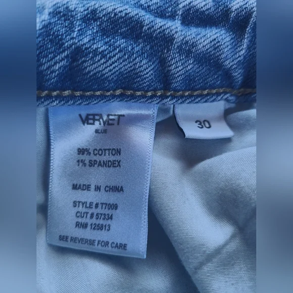 Vervet Denim Wide Leg Jeans with Distressed Details - Picture 4 of 6